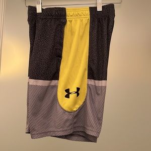 Under Armour Boys Athletic Shorts, L, Good Condition